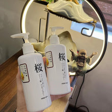 Load image into Gallery viewer, Sakura Shampoo From Japan 300 Ml – Buy 1 Get 1 Free (Just Rs 699/-)
